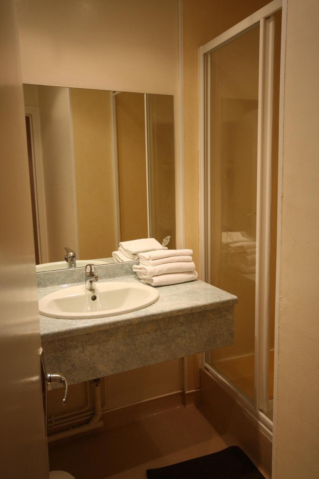 Logis Hotel L'Ange Couronne เบลล์วิลล์-ซัวร์-ซอน ภายนอก รูปภาพ