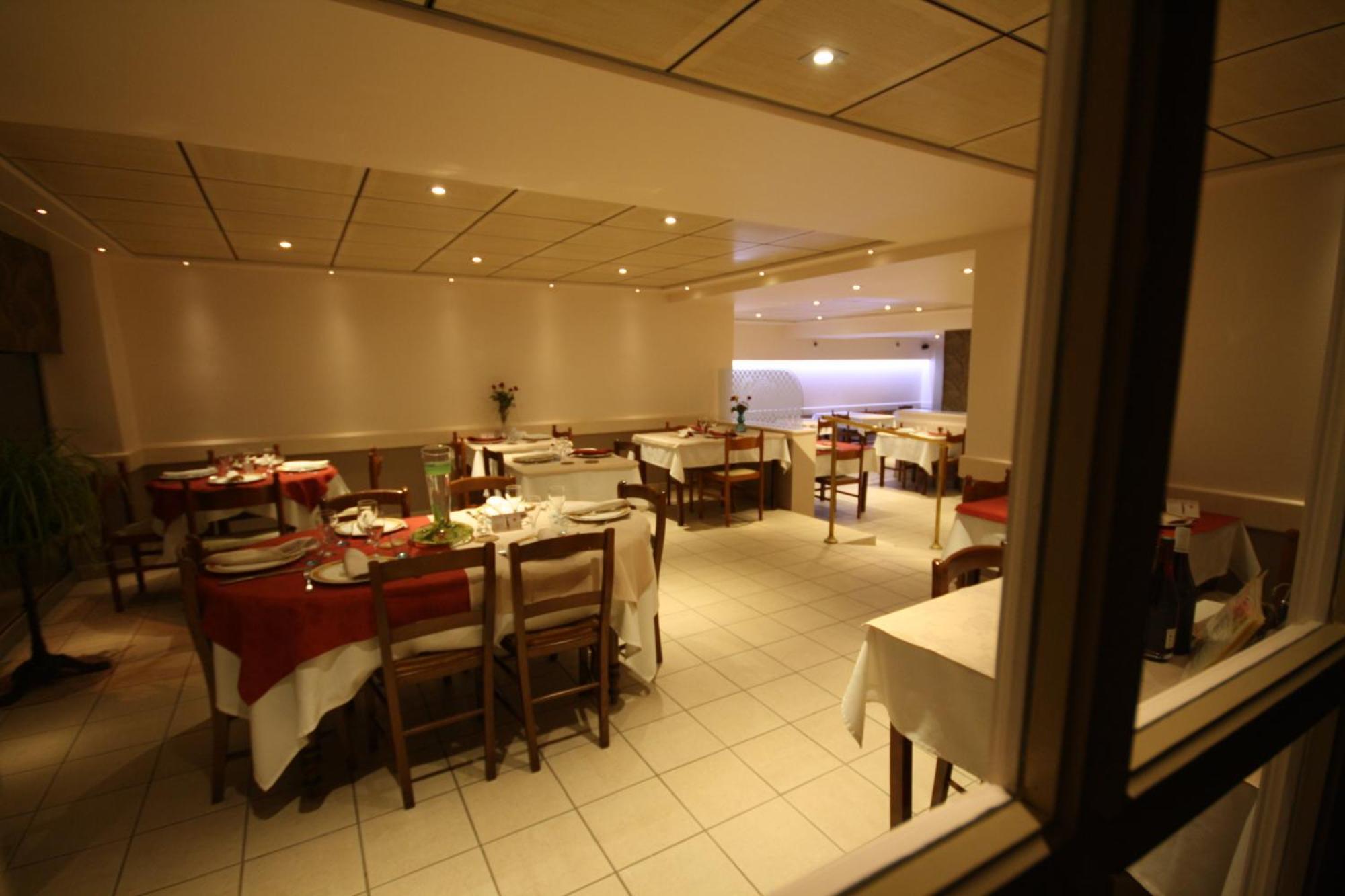 Logis Hotel L'Ange Couronne เบลล์วิลล์-ซัวร์-ซอน ภายนอก รูปภาพ